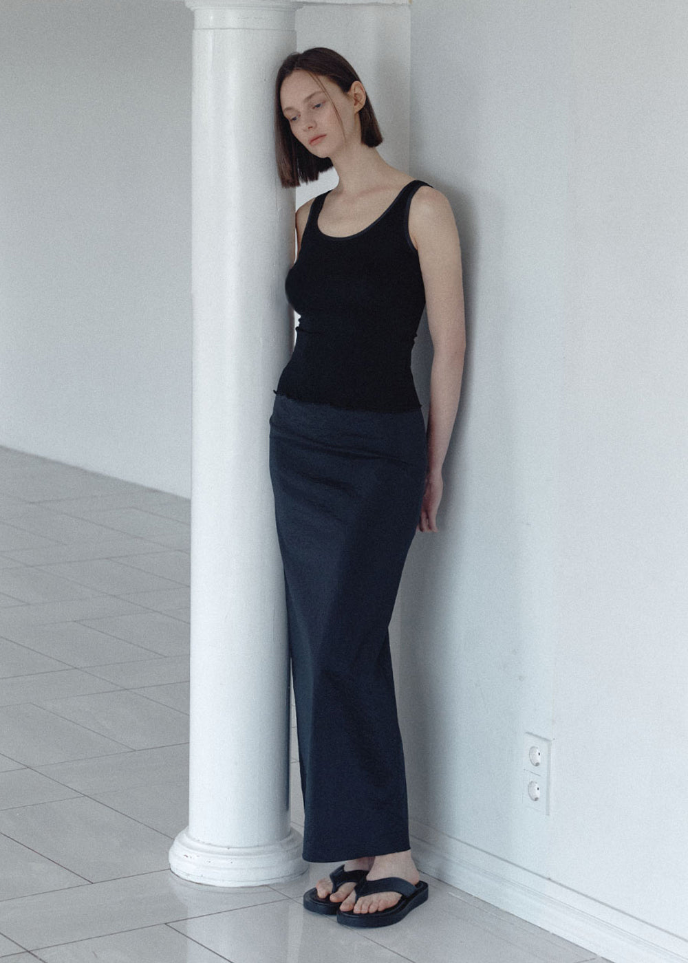 SATIN CONTRAST SLEEVELESS_BLACK