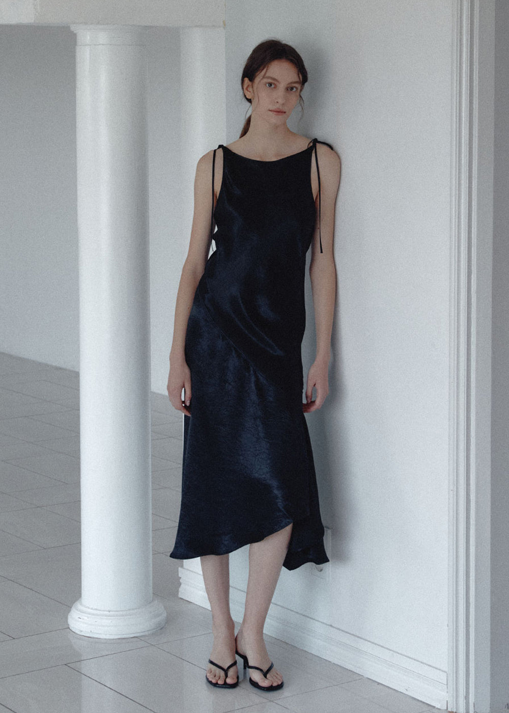 WRINKLED SATIN BIAS-CUT DRESS_BLACK