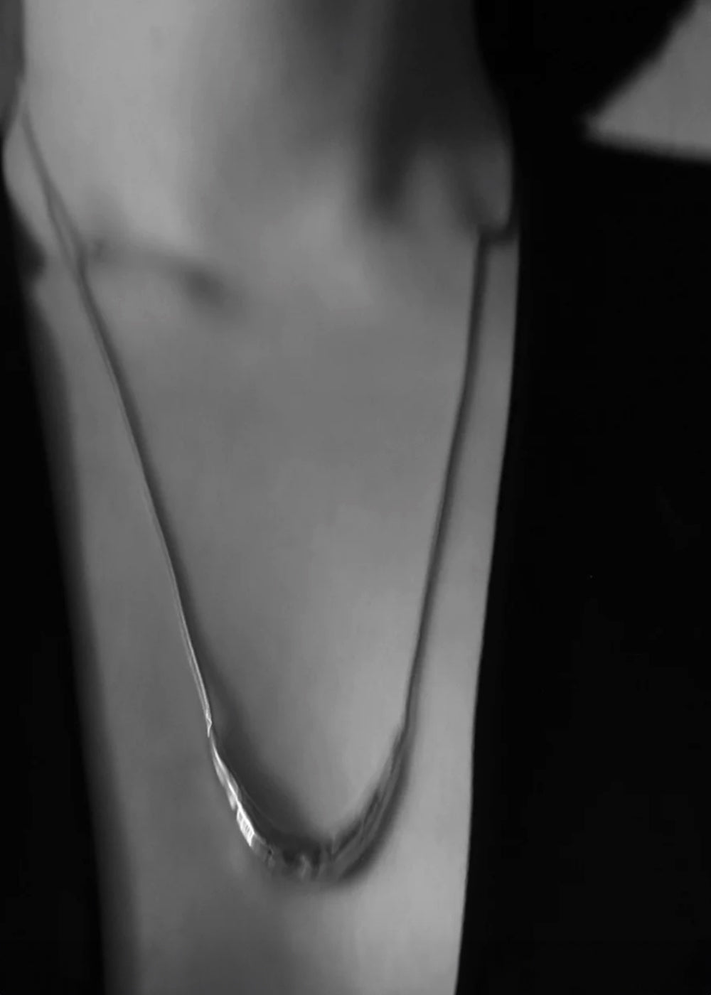 ELBOW NECKLACE_SILVER