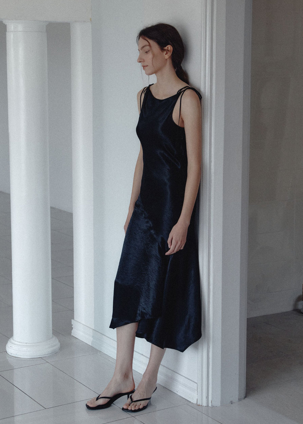 WRINKLED SATIN BIAS-CUT DRESS_BLACK