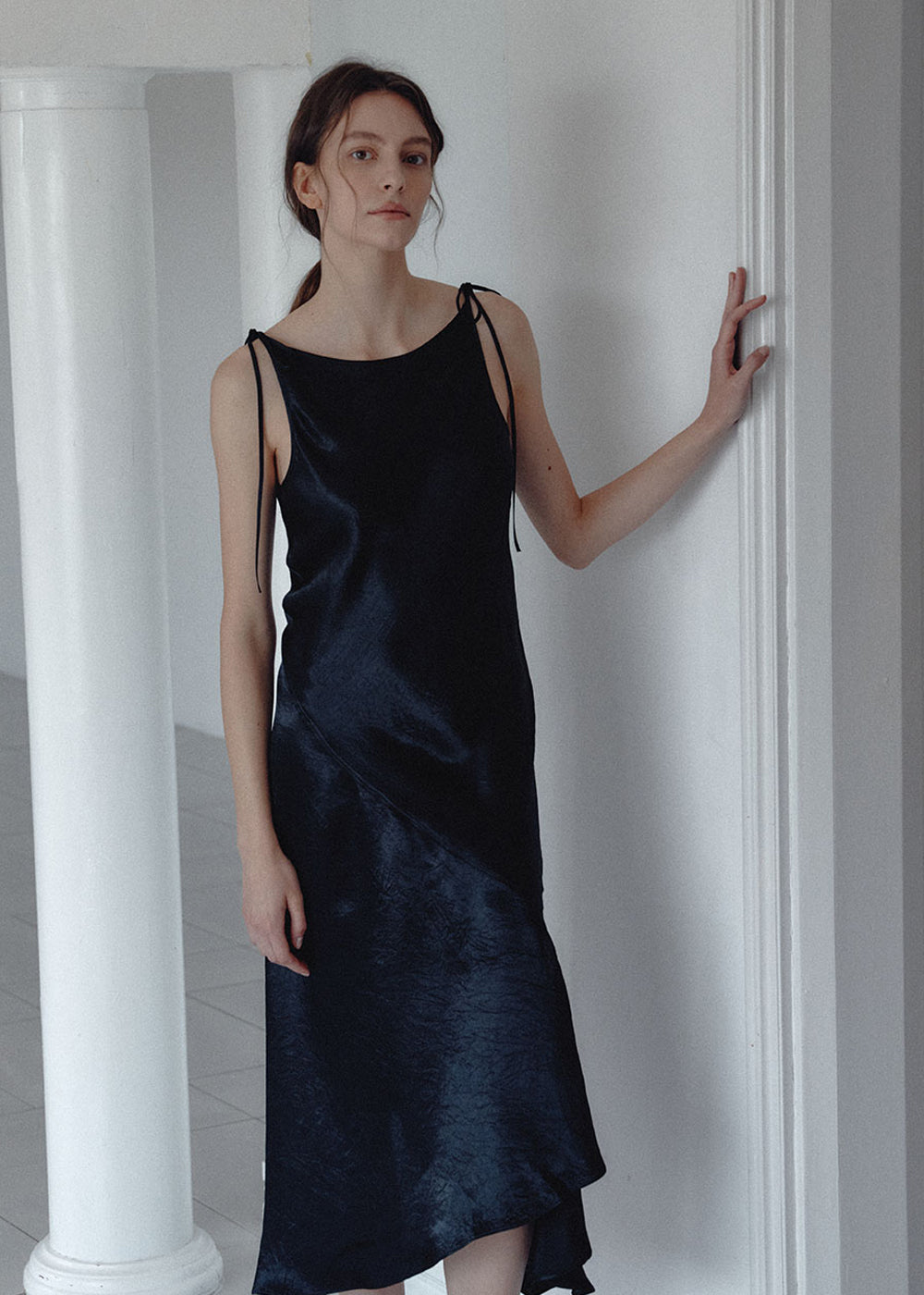 WRINKLED SATIN BIAS-CUT DRESS_BLACK