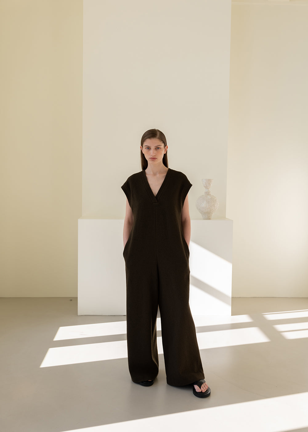 WOOL STITCH V-NECK JUMPSUIT DARK BROWN