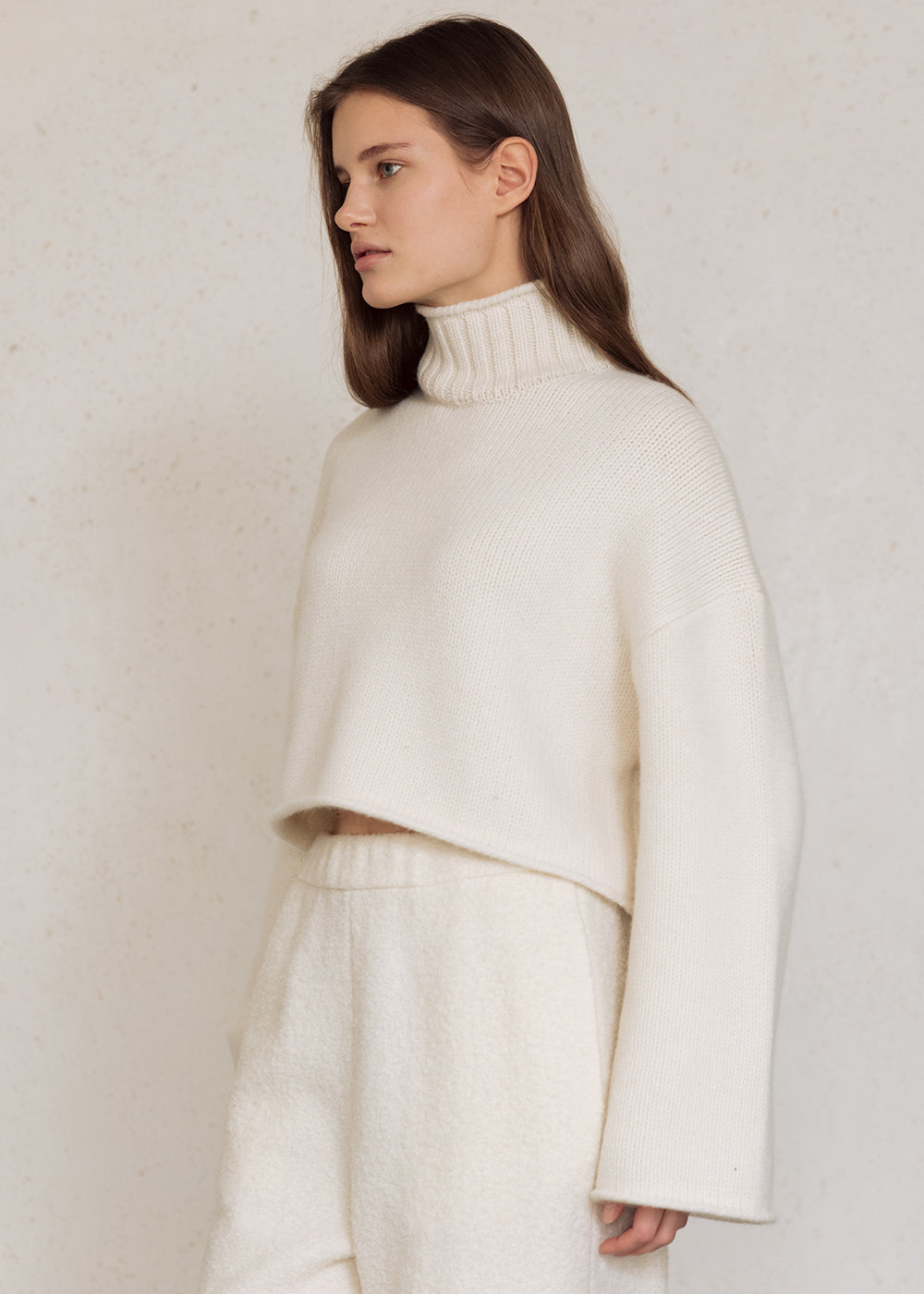 HIGH-NECK ALPACA SWEATER_IVORY