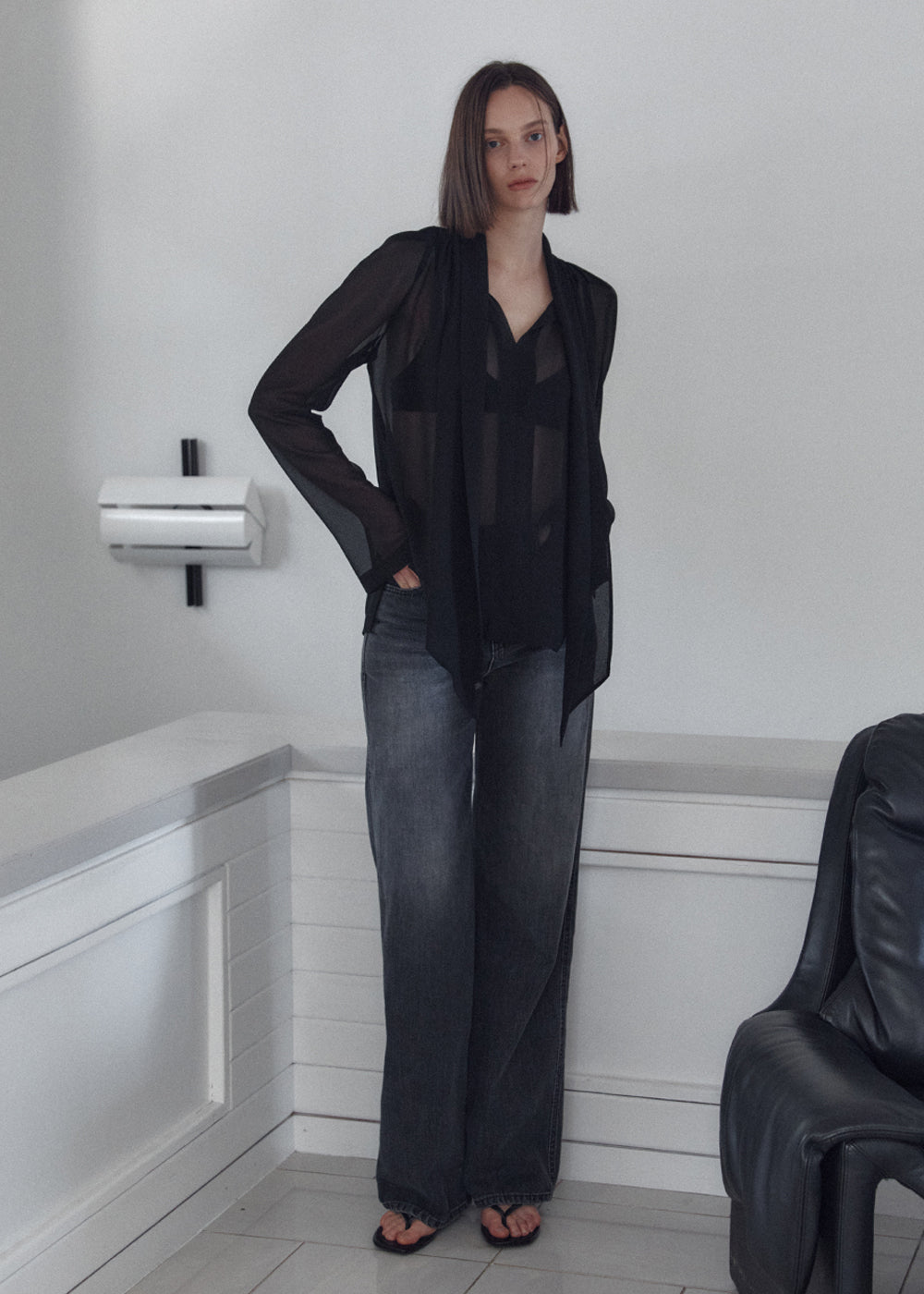SHEER CRAPE TIE BLOUSE_BLACK