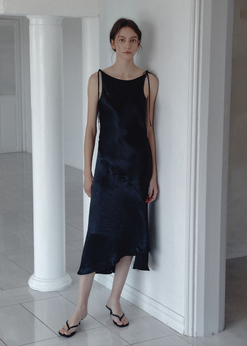WRINKLED SATIN BIAS-CUT DRESS_BLACK