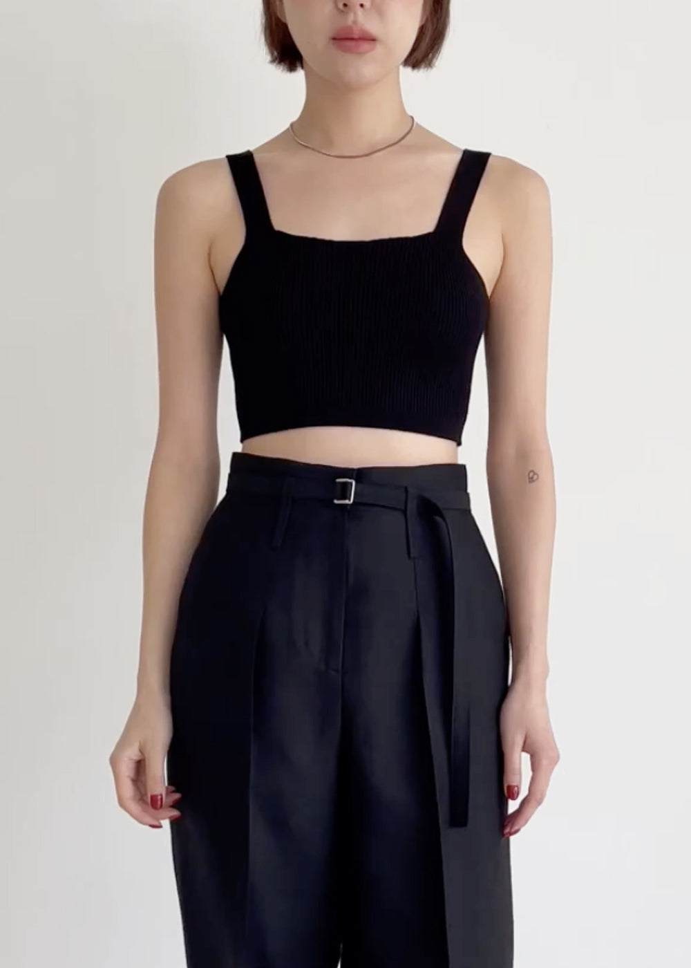 KNITTED RIBBED CROP TOP_BLACK