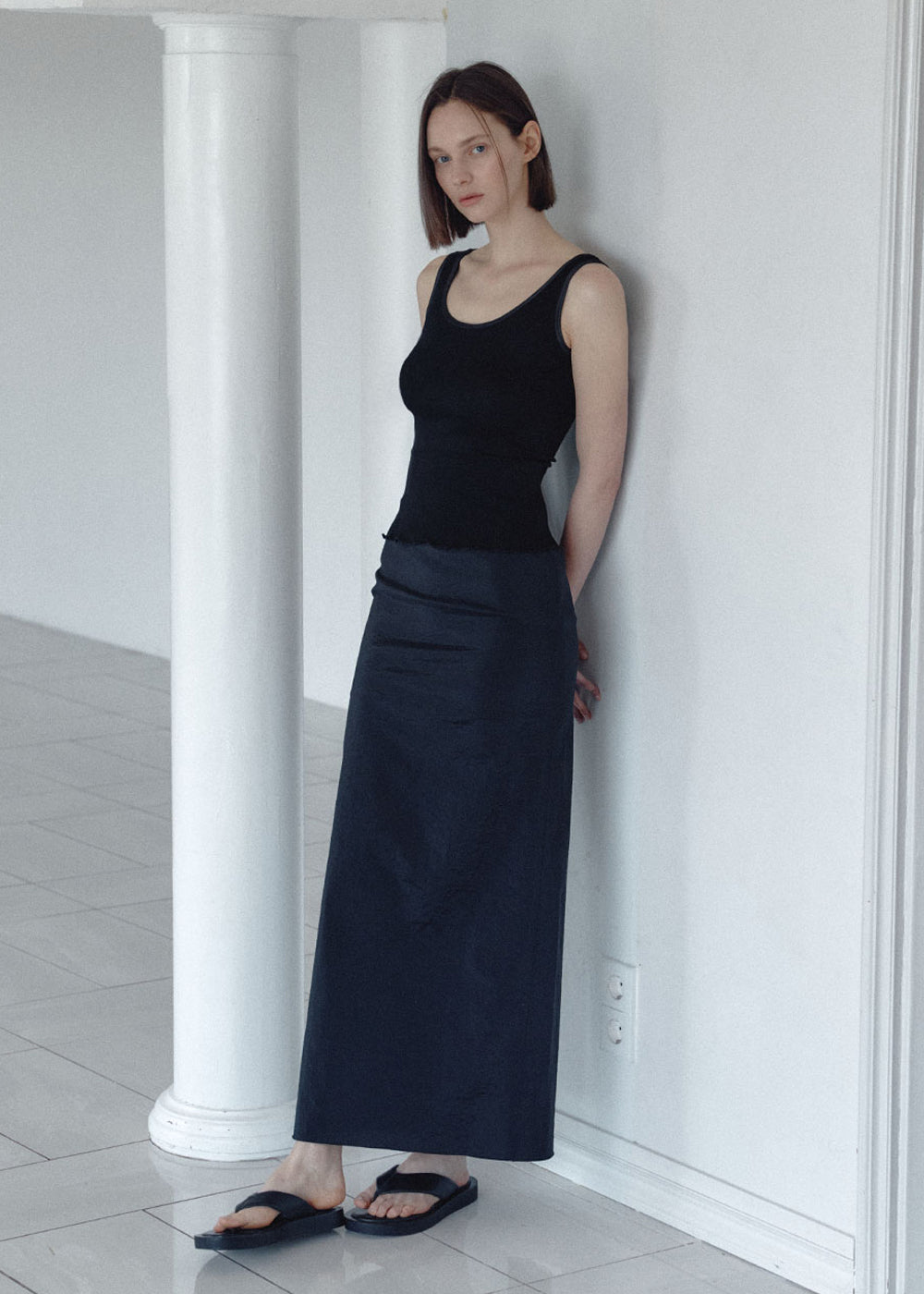 SATIN CONTRAST SLEEVELESS_BLACK