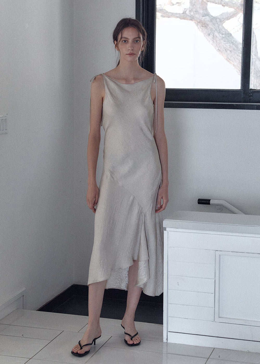 WRINKLED SATIN BIAS-CUT DRESS_BEIGE