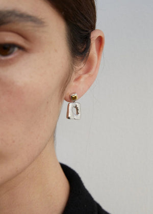 GOLD JOINT EMBRACE EARRINGS