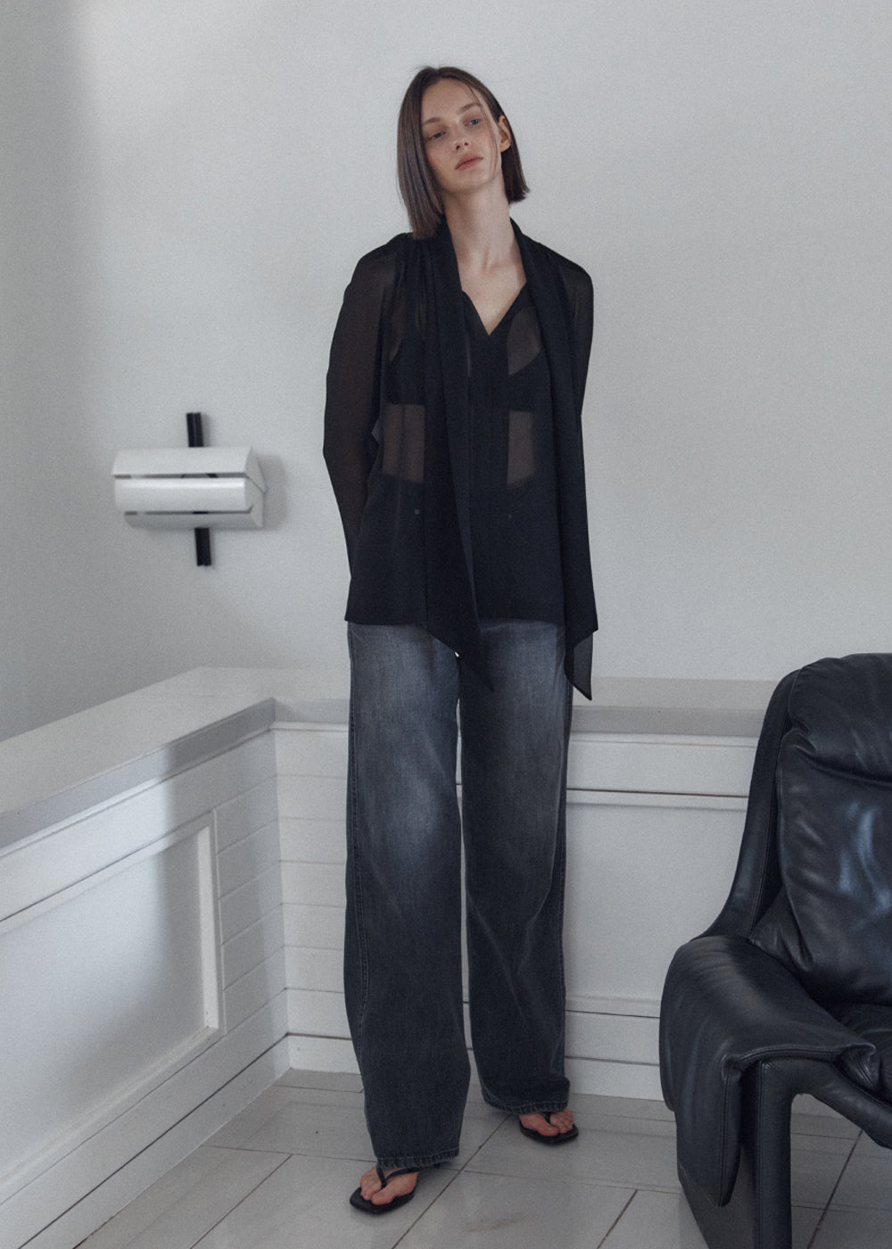 SHEER CRAPE TIE BLOUSE_BLACK