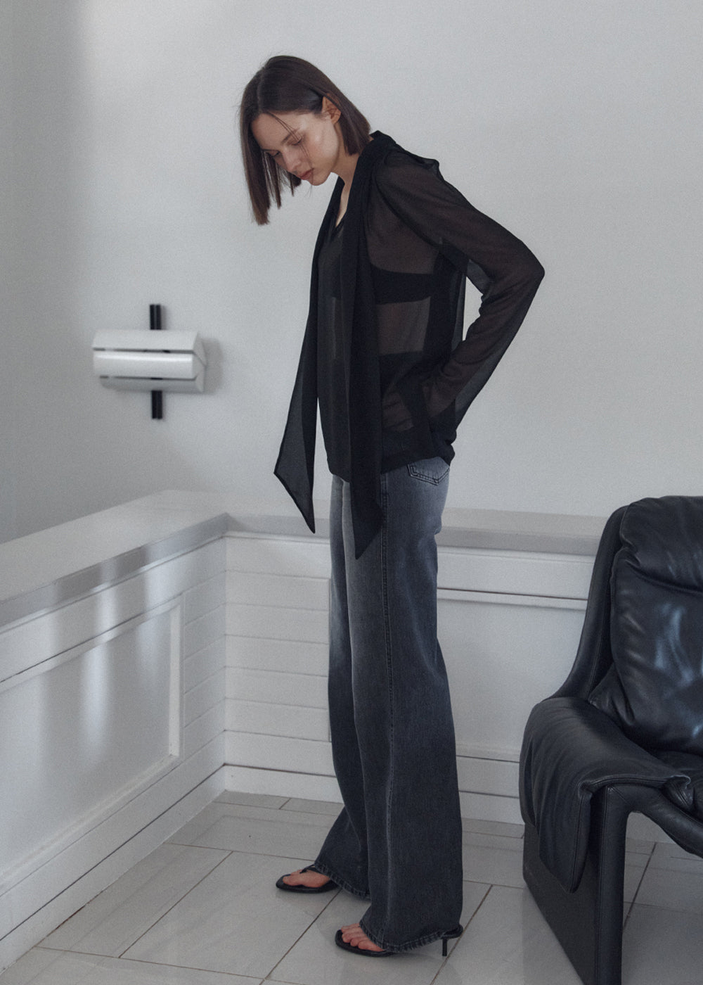 SHEER CRAPE TIE BLOUSE_BLACK