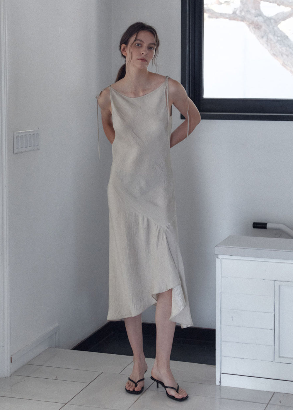 WRINKLED SATIN BIAS-CUT DRESS_BEIGE