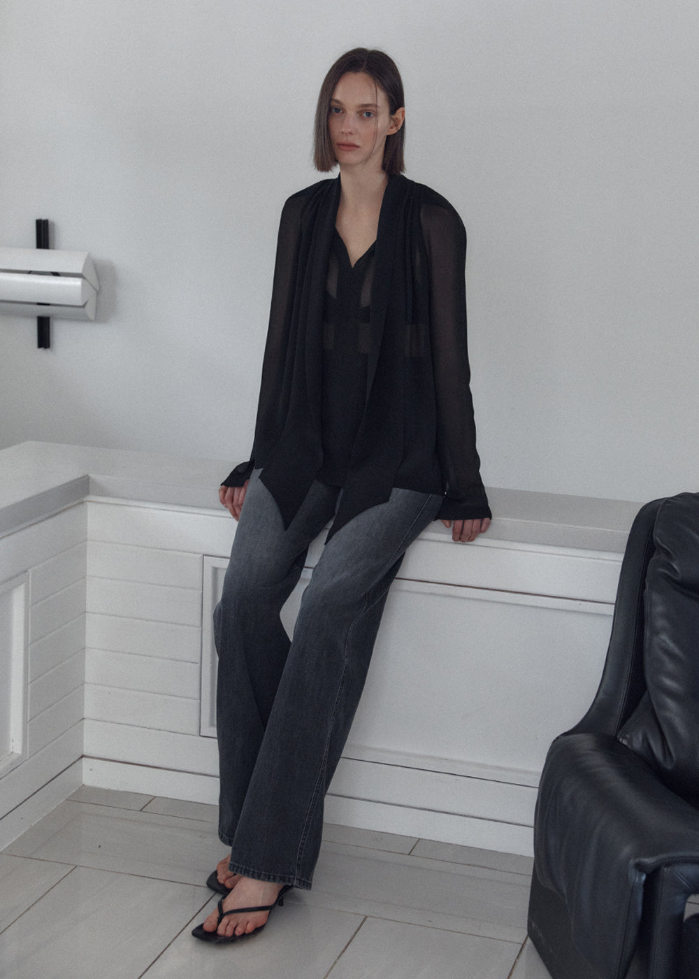 SHEER CRAPE TIE BLOUSE_BLACK