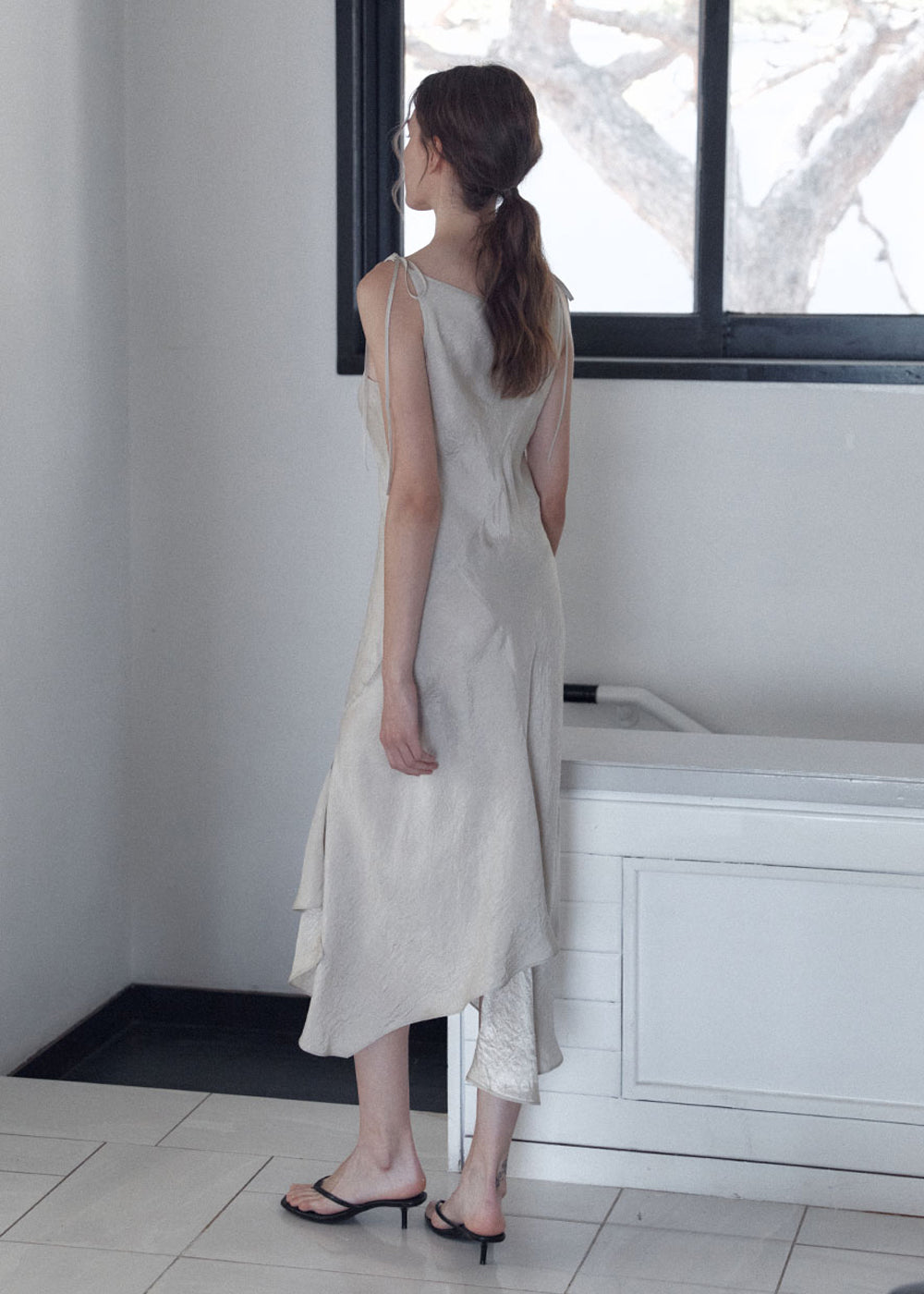 WRINKLED SATIN BIAS-CUT DRESS_BEIGE