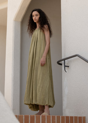 WRINKLE LINEN HALTER-NECK BALLOON DRESS