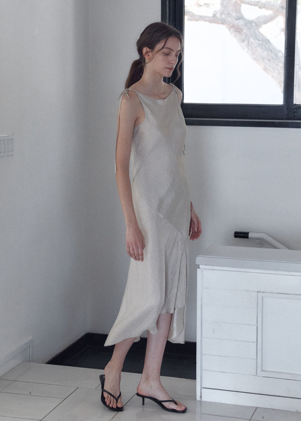 WRINKLED SATIN BIAS-CUT DRESS_BEIGE