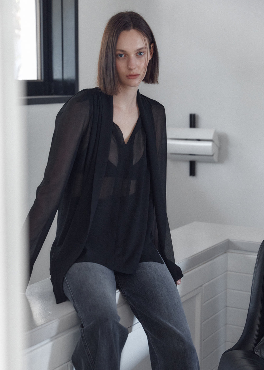 SHEER CRAPE TIE BLOUSE_BLACK