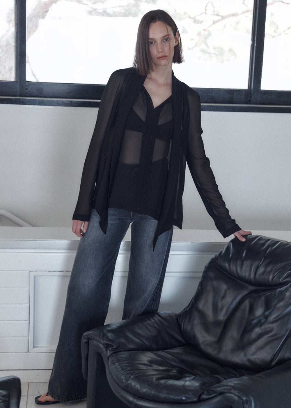 SHEER CRAPE TIE BLOUSE_BLACK