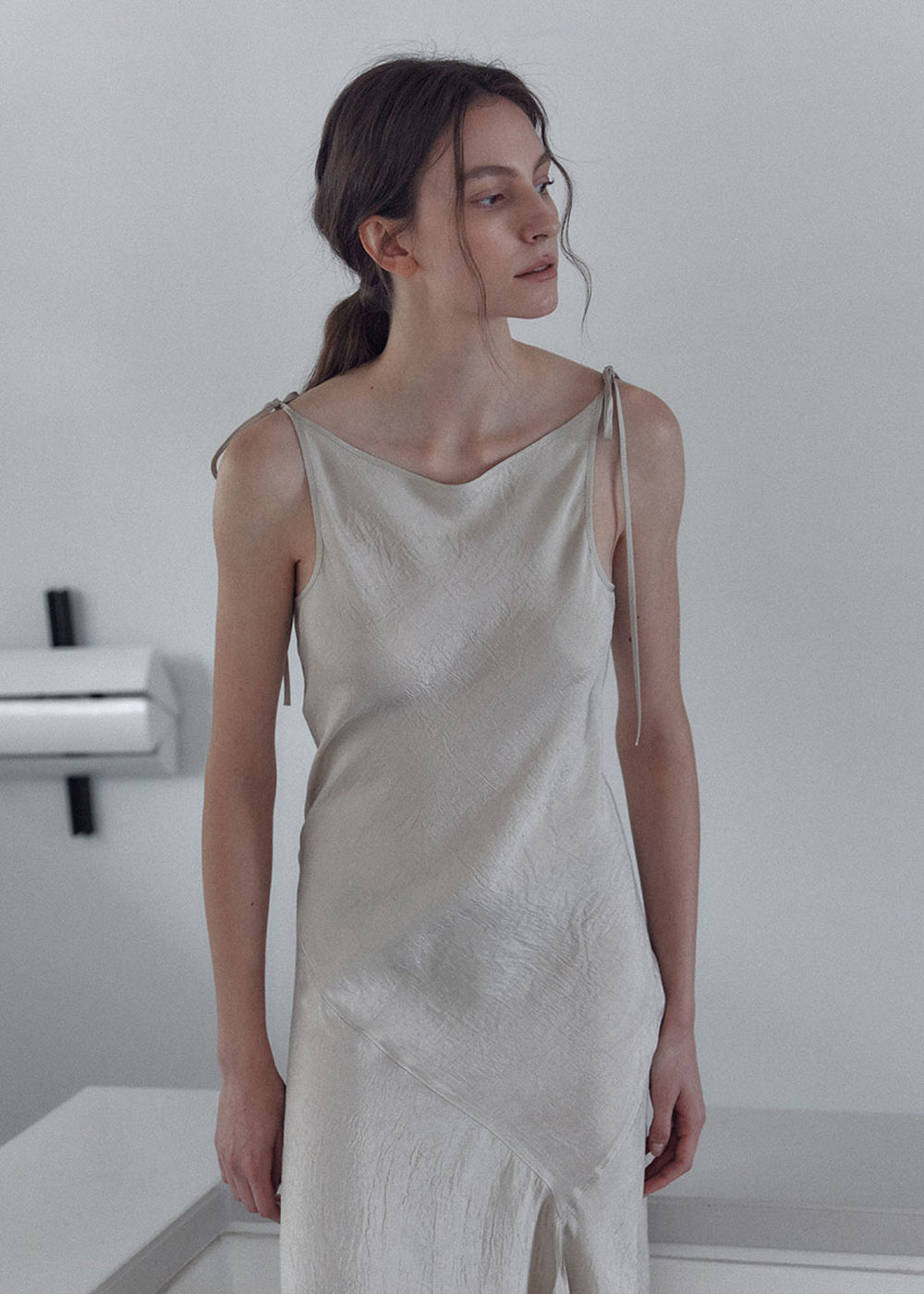 WRINKLED SATIN BIAS-CUT DRESS_BEIGE