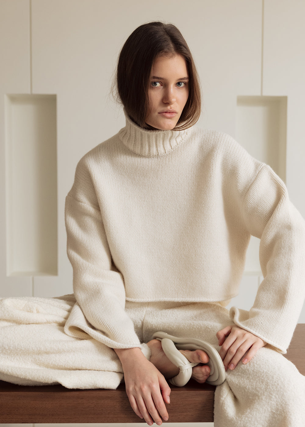 HIGH-NECK ALPACA SWEATER_IVORY
