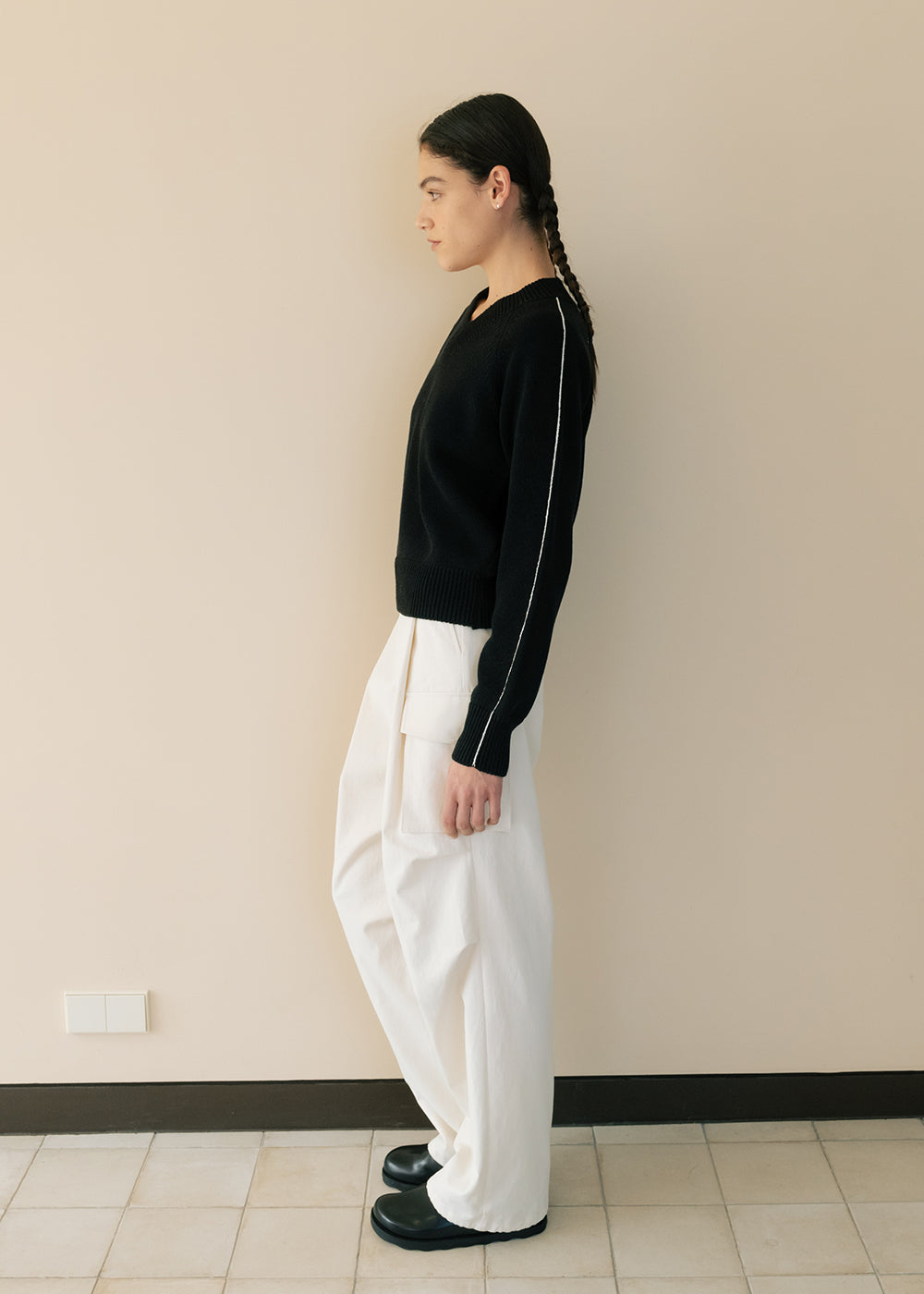 COTTON BLEND V NECK SWEATER_BLACK