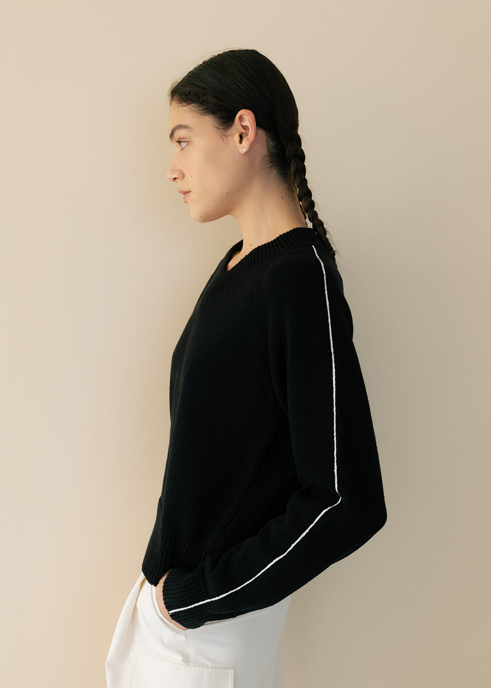 COTTON BLEND V NECK SWEATER_BLACK