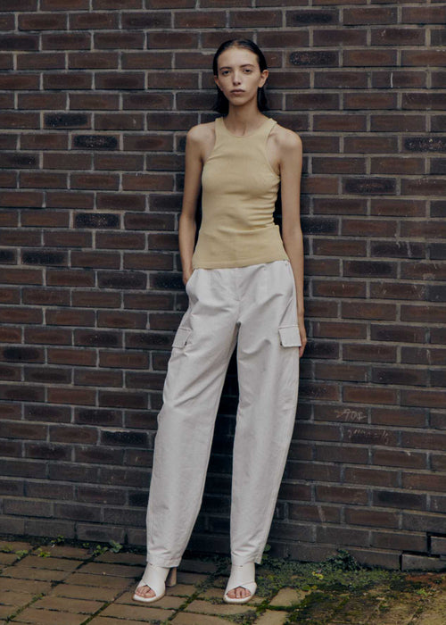 BACK POINT KNIT TOP