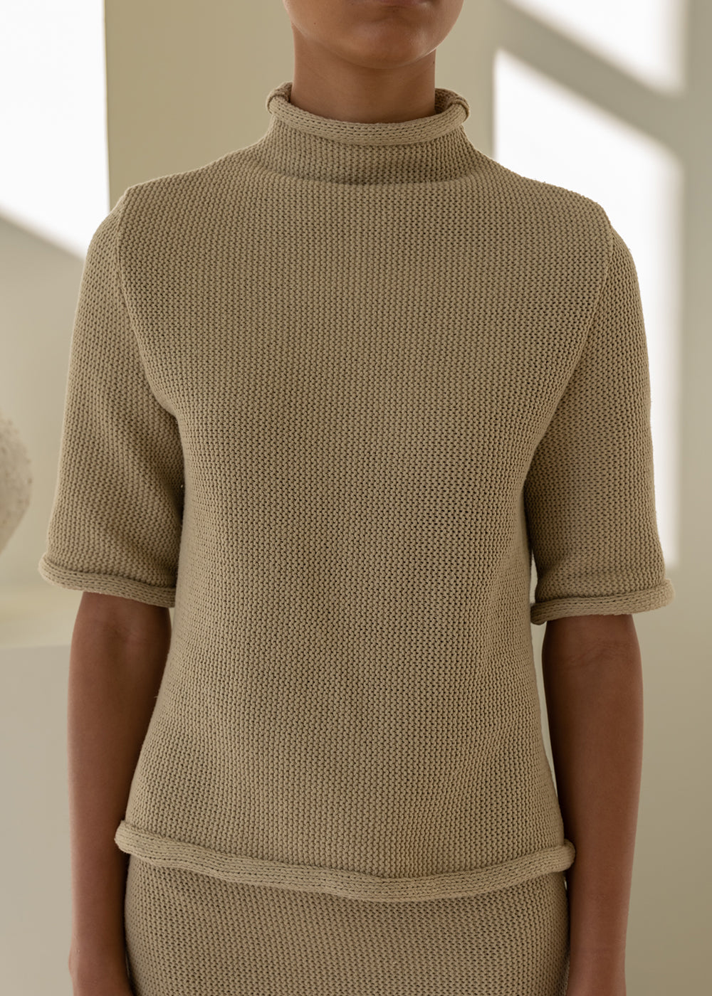 TURTLE-NECK KNITTED TOP KHAKI BEIGE