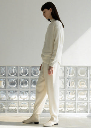 RACCOON SLIT HALFNECK SWEATER IVORY