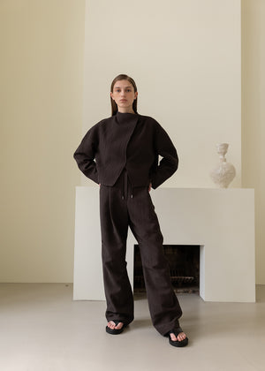 WRINKLE COTTON PINTUCKED PANTS DARK BROWN