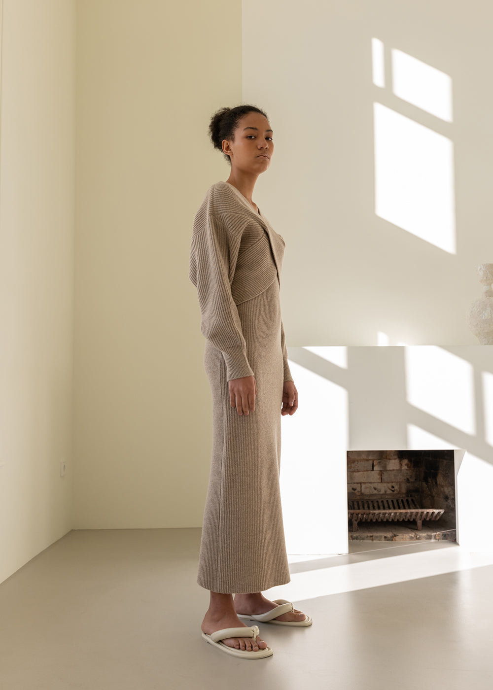 V-NECK CASHMERE BLEND KNIT DRESS_MELANGE BEIGE