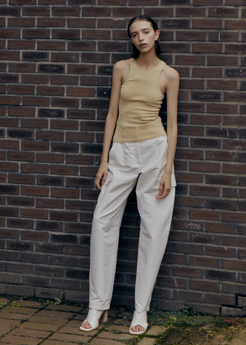 BACK POINT KNIT TOP