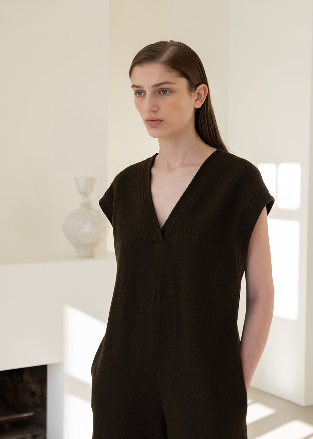 WOOL STITCH V-NECK JUMPSUIT DARK BROWN