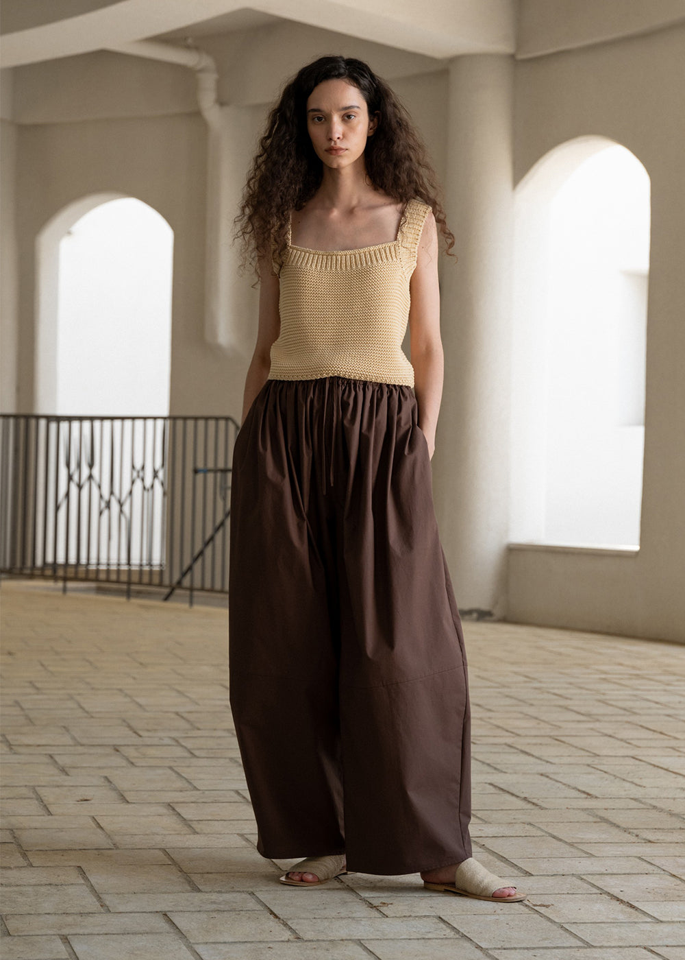 COTTON VOLUME OVAL PANTS