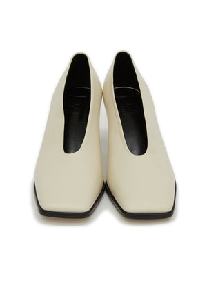 SQUARE LEATHER PUMPS CREAM