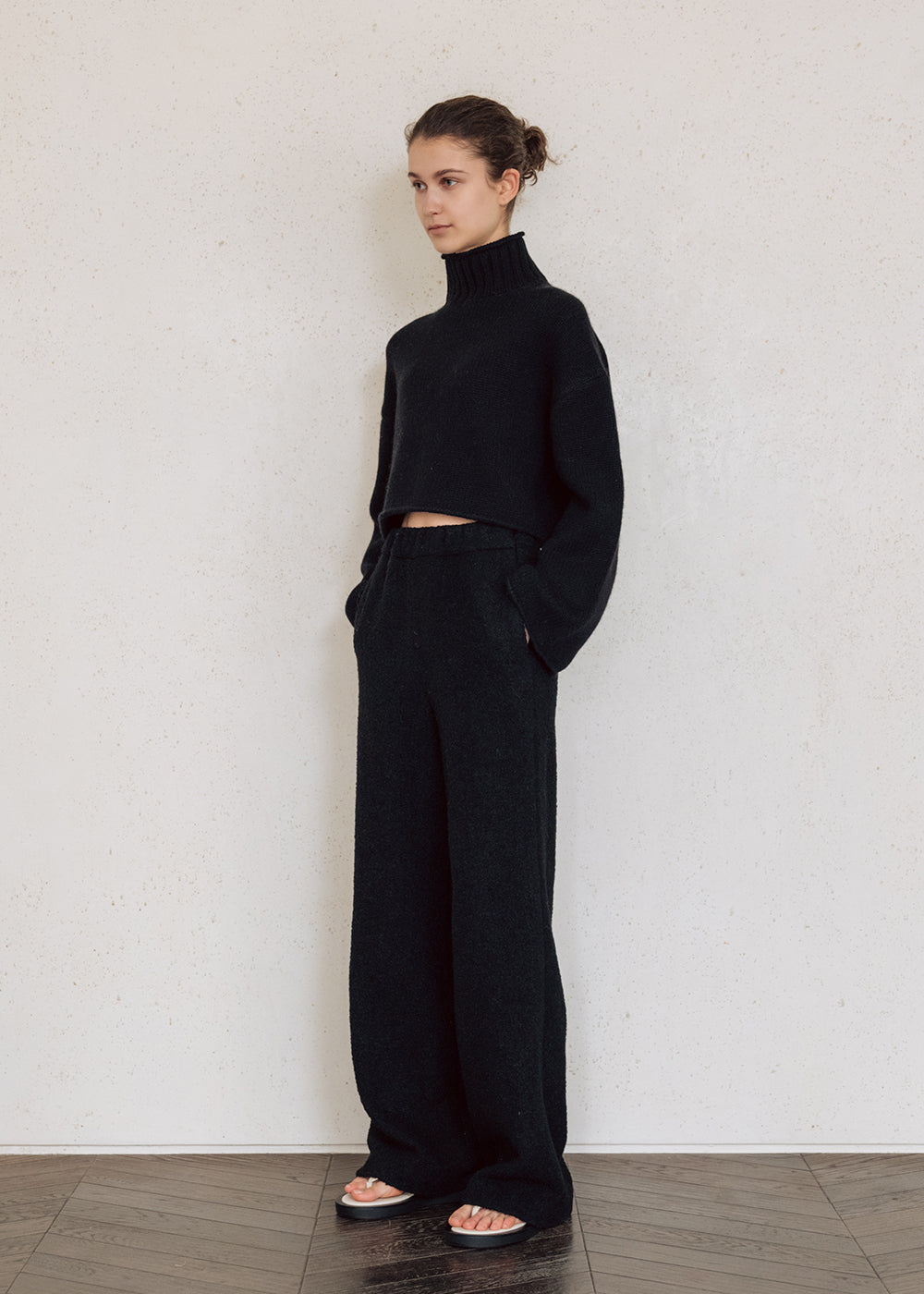 HIGH-NECK ALPACA SWEATER_BLACK