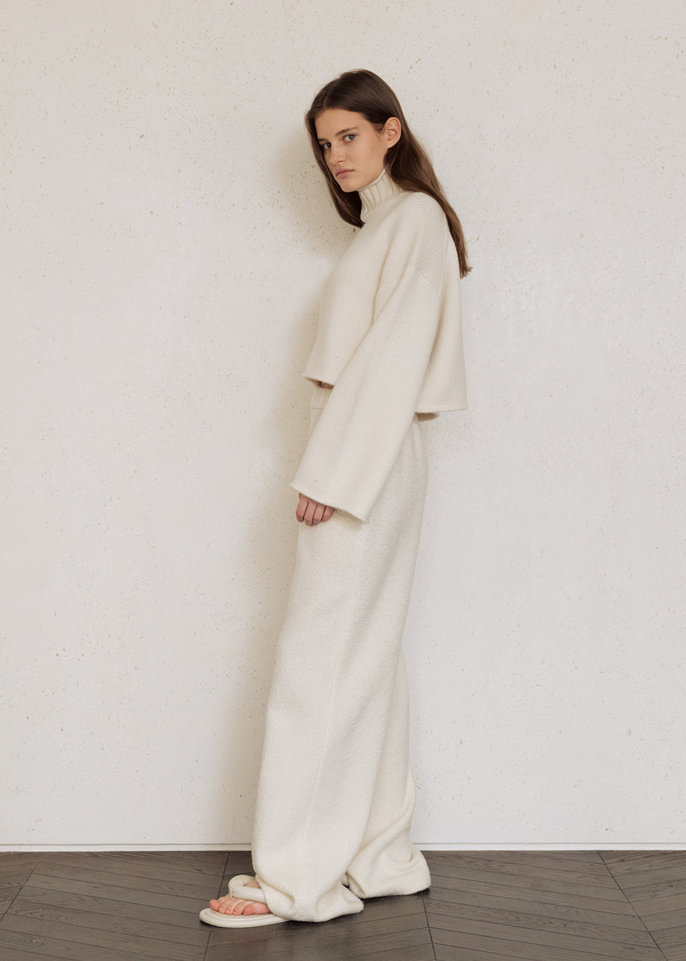 HIGH-NECK ALPACA SWEATER_IVORY