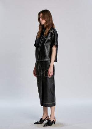 STITCHED FAUX LEATHER SHORT-SLEEVE SHIRT_BLACK