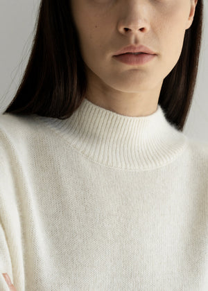 RACCOON SLIT HALFNECK SWEATER IVORY