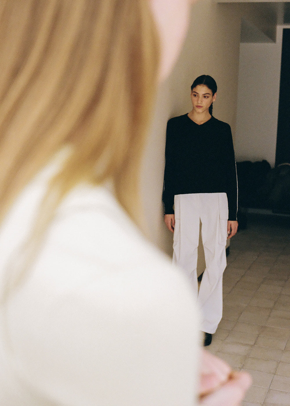 COTTON BLEND V NECK SWEATER_BLACK