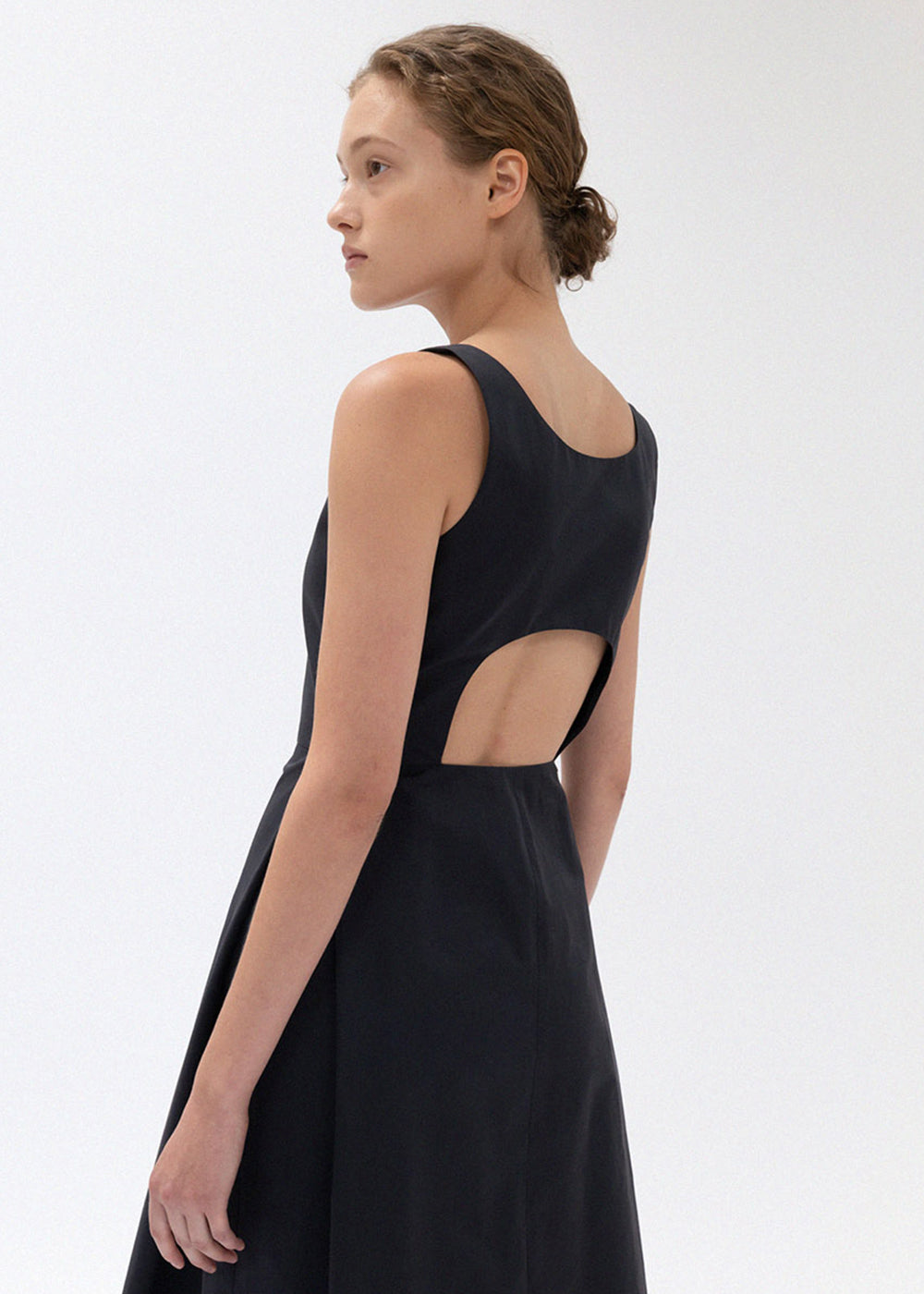 BACK POINT CUT OUT DRESS_DARK NAVY