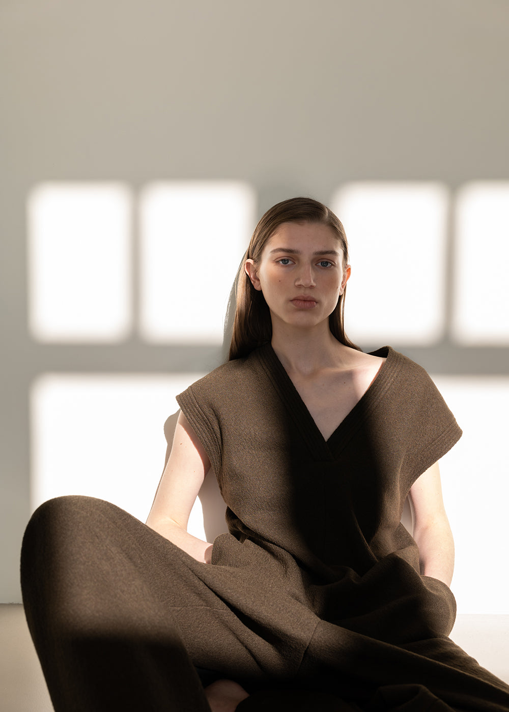 WOOL STITCH V-NECK JUMPSUIT DARK BROWN
