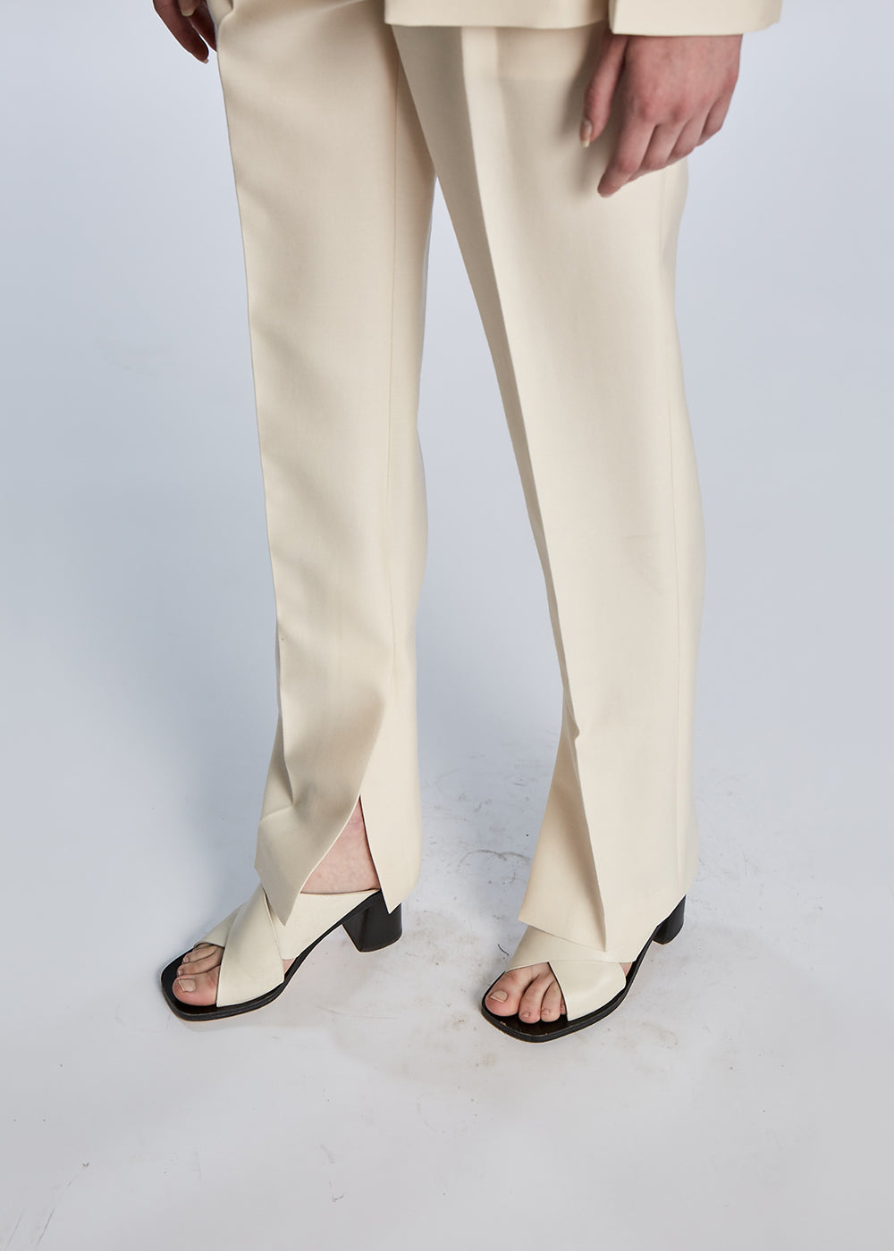 SLIT SILK PANTS_CREAM