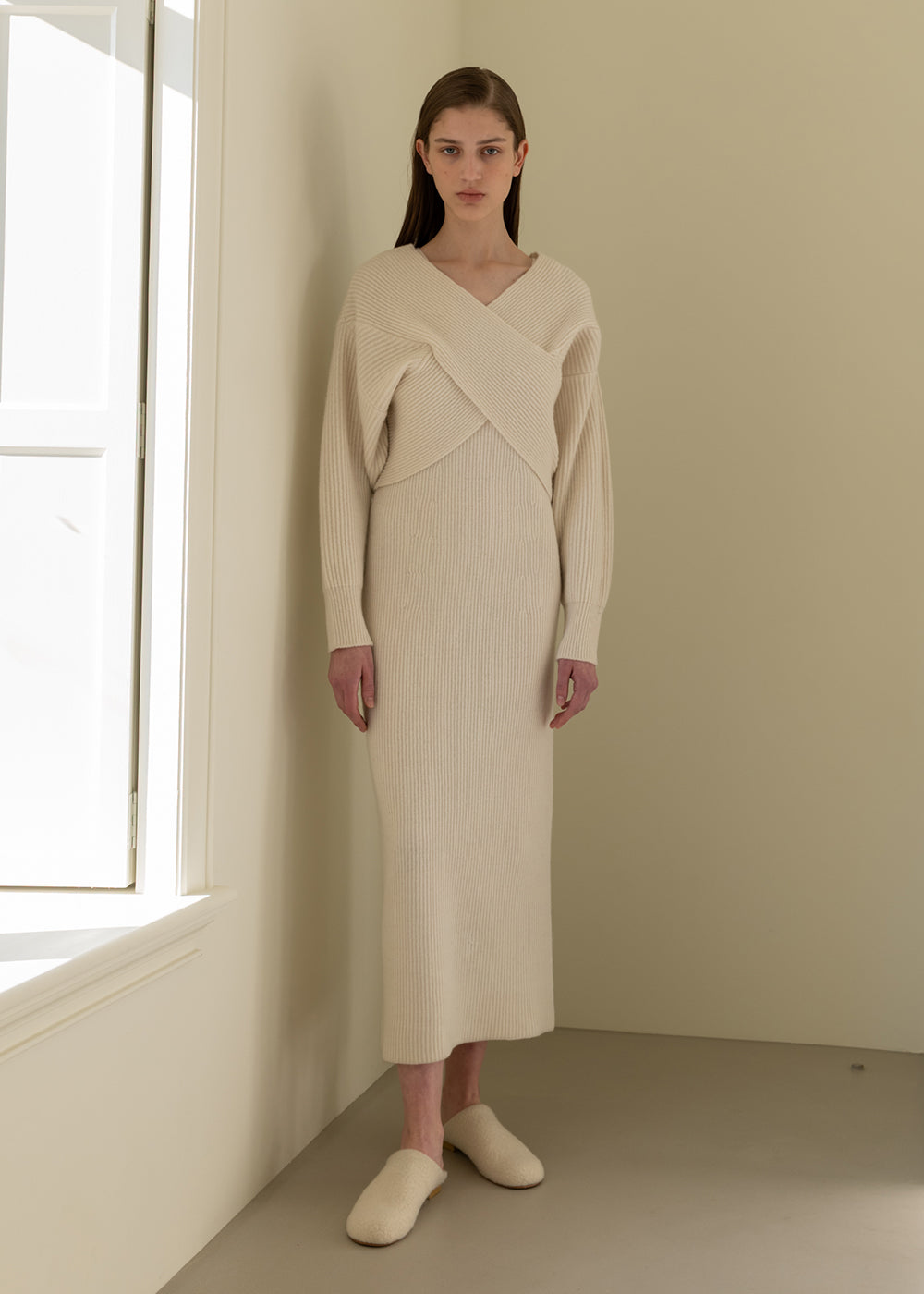 V-NECK CASHMERE BLEND KNIT DRESS_IVORY