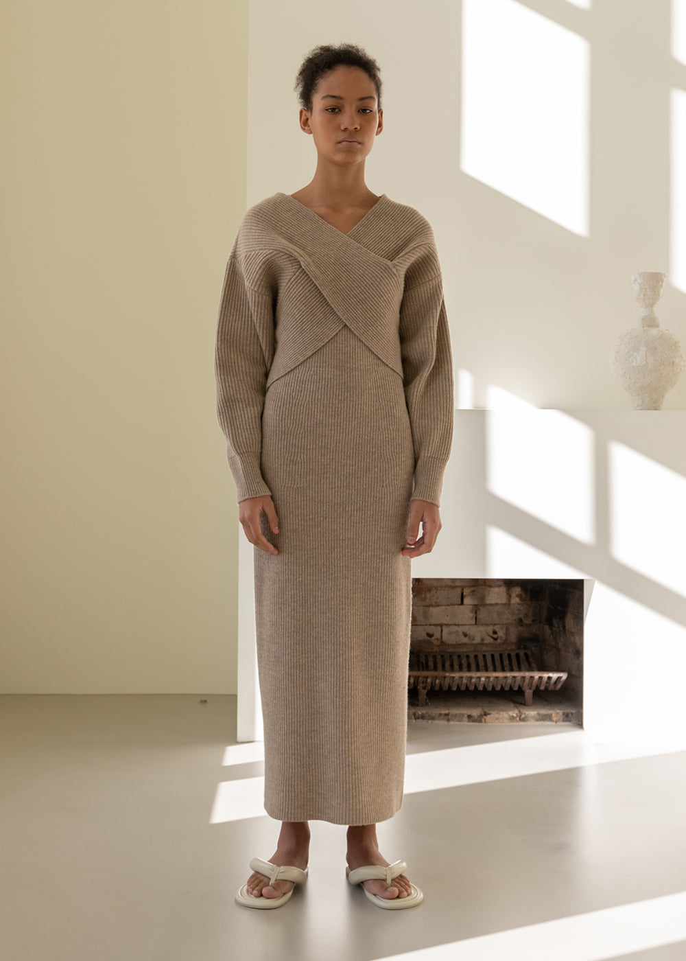 V-NECK CASHMERE BLEND KNIT DRESS_MELANGE BEIGE